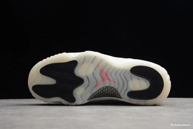 MaikeSneakers Air 11 CD6846-002 Bone SE Jordan Low Snake Light 0630